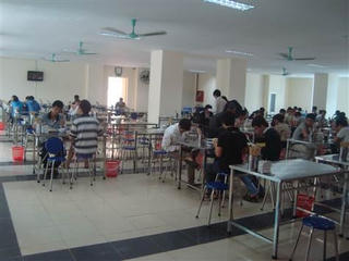 Nhà ăn phục vụ sinh viên: Nỗi lo an toàn thực phẩm