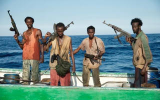 Tàu thương mại Ấn Độ bị cướp biển Somalia tấn công