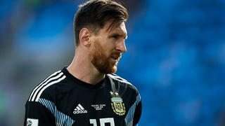 Messi nhận lỗi đá hỏng penalty khiến Argentina bị Iceland cầm hòa