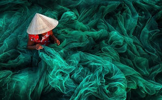 'Cô gái đan lưới' đoạt đạt giải nhất cuộc thi ảnh quốc tế Siena