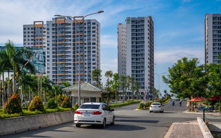 Như lò xo nén lâu ngày, vừa hết giãn cách, nhiều đại gia bất động sản bung hàng