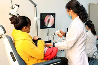 Lưu ý phòng chống tai nạn do hóc dị vật cho trẻ trong ngày Tết