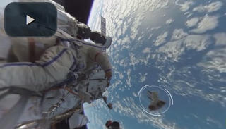 [VIDEO] Choáng ngợp với video 360 độ quay cảnh đi bộ ngoài không gian