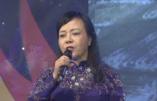 [VIDEO] Bộ trưởng Kim Tiến hát solo làm nao lòng người trong ngày 27/2