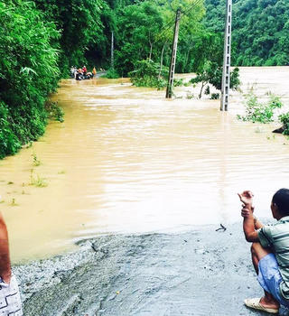 Nghệ An: Mưa to, nước dâng cao, nhiều bản làng bị cô lập
