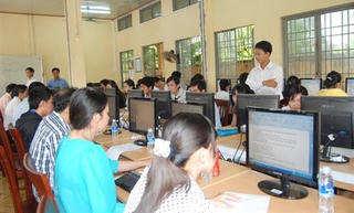 TP. Hồ Chí Minh: 90% cán bộ cơ bản đạt chuẩn ngoại ngữ, tin học