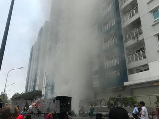 Từ vụ cháy kinh hoàng chung cư Carina Plaza đến nỗi lo hỏa hoạn