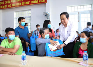 Đảm bảo mọi người, mọi nhà đều được vui xuân, đón tết 