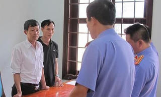 Làm sai lệch hồ sơ vụ án, một thư ký tòa bị bắt