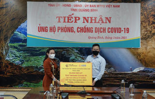 Tỉnh Quảng Bình tiếp nhận 5 vạn bộ kit xét nghiệm nhanh Covid-19