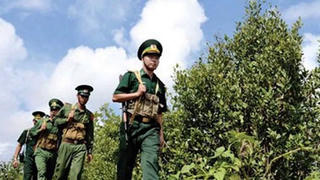 Người lính quân hàm xanh