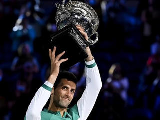 Novak Djokovic lập kỷ lục 9 lần vô địch Australian Open