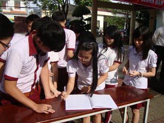 Nghệ An: Hơn 1.000 học sinh cam kết không vi phạm ATGT