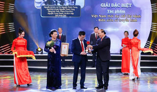 62 tác phẩm đoạt giải Búa liềm vàng