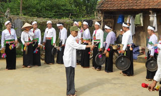 Lồng ghép tiếp cận văn hóa vào các chương trình, chính sách phát triển