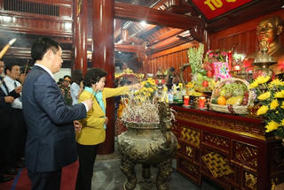 Tri ân các Liệt sỹ hy sinh vì độc lập của nước bạn Lào