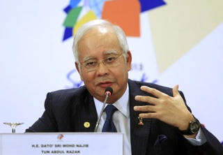 Phó Thủ tướng và Bộ trưởng Tư pháp Malaysia mất chức