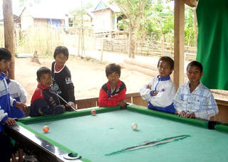 Thức dậy miền hoang vu