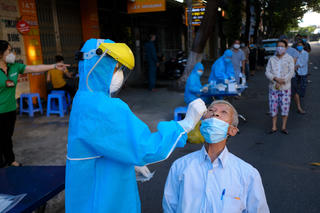 Thủ tướng: Yêu cầu Bộ Y tế thông tin về việc kit xét nghiệm phát hiện Omicron