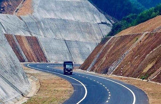 Đẩy nhanh tiến độ xây dựng đường cao tốc
