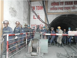 Tai nạn nổ mìn trong đường lò, 14 thợ lò gặp nạn