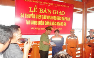Thủ tướng Chính phủ khen tặng tàu cá cứu 34 ngư dân gặp nạn