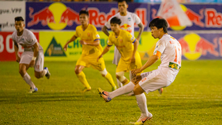 HA Gia Lai thắng nhờ penalty gây tranh cãi, Ban trọng tài nói gì?