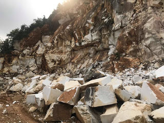 Nghệ An: Khoan đá nổ mìn, một lao động thiệt mạng