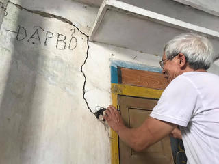 Thi công dự án làm nhà dân nứt toác