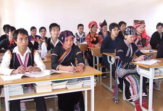 Chứng nhận kết quả thi ghi sai dân tộc có được nhập học?