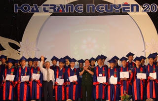 Gần 300 học sinh, sinh viên nhận giải Hoa Trạng nguyên