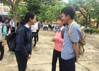 Đắk Lắk: Đình chỉ  2 thí sinh mang điện thoại vào phòng thi
