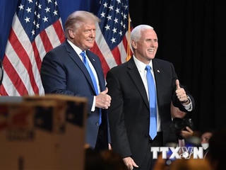 Ông Donald Trump bất ngờ xuất hiện tại Đại hội Toàn quốc đảng Cộng hòa