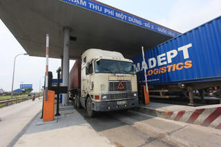 Thu hơn 2.900 tỷ đồng phí đường bộ
