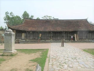 Vỡ bia cổ chùa Thổ Hà khi trùng tu
