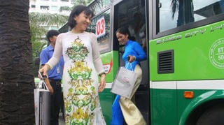 Miễn phí vé xe buýt cho hành khách nữ ngày 8-3