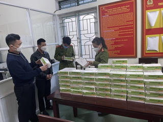 Hàng chục ngàn chai sát khuẩn giả, kit test Covid-19 không giấy tờ bị thu giữ