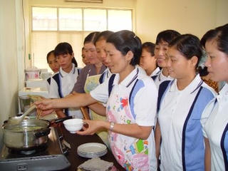 Tạm dừng hoạt động 3 công ty đưa lao động đi giúp việc gia đình
