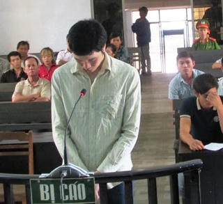 Cán bộ Tỉnh ủy “rởm” lĩnh án 13 năm tù giam
