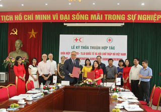 Hội Chữ thập đỏ Việt Nam hợp tác với Hiệp hội Chữ thập đỏ - Trăng lưỡi liềm đỏ quốc tế