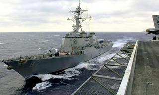 Chiến hạm Mỹ bị nhắm bắn lần thứ 3 ở Yemen