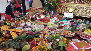 Chấn chỉnh biểu hiện lệch chuẩn trong văn hóa ứng xử tại nơi thờ tự