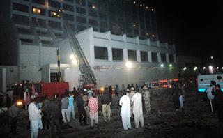 Cháy khách sạn ở Pakistan, hơn 80 người thương vong