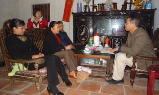 Chi tiền bôi trơn mới được vay vốn?