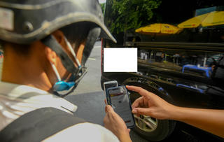 Người dân vẫn lúng túng khi qua chốt