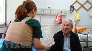 Thăm hỏi, động viên cô dâu người Việt bị chồng Hàn Quốc bạo hành