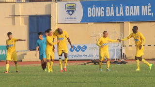 Đấu bù V-League 2017: Cuộc đua ngôi đầu gay cấn
