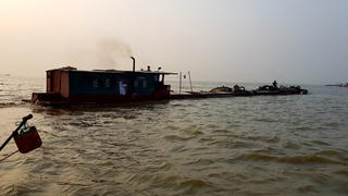 Cát tặc công nhiên mở đại công trường - Kỳ cuối: Nghịch lý trong nạo vét luồng lạch