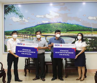 Quảng Ngãi: Tiếp nhận 500 triệu đồng hỗ trợ khắc phục hậu quả thiên tai