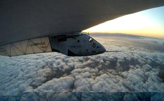 Máy bay năng lượng mặt trời hoàn thành chặng bay thứ 11